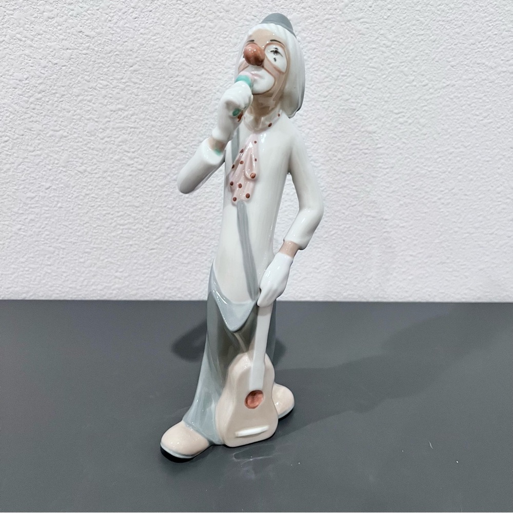 Casades Porcelain Figurine Clown With Guitar 9.5” Made In Spain -‎ Vintage